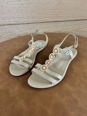 OKA b. Beige Floral-Embellished NWOB T-Strap Sandals -Sz 37